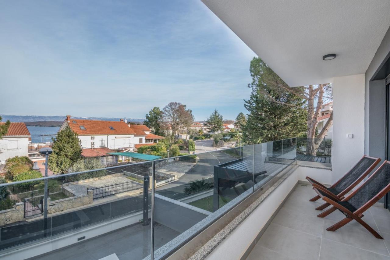 Apartments Elle Luxury Vantacici Malinska Exterior foto
