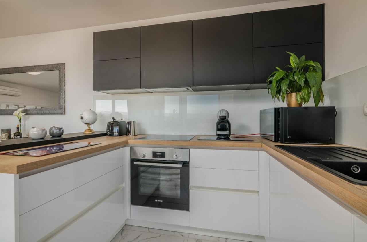 Apartments Elle Luxury Vantacici Malinska Exterior foto