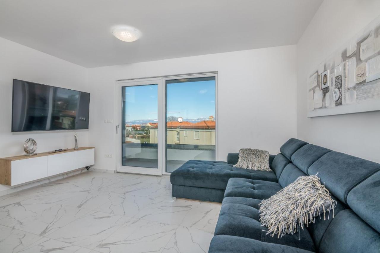 Apartments Elle Luxury Vantacici Malinska Exterior foto