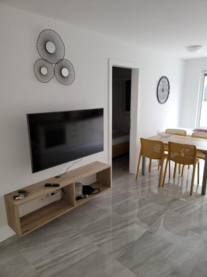 Apartments Elle Luxury Vantacici Malinska Exterior foto