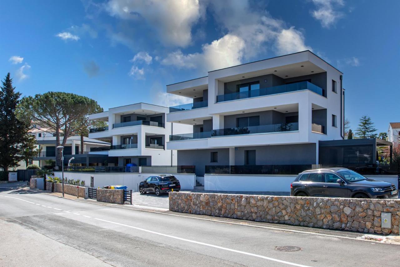 Apartments Elle Luxury Vantacici Malinska Exterior foto