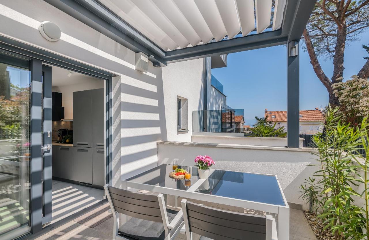 Apartments Elle Luxury Vantacici Malinska Exterior foto