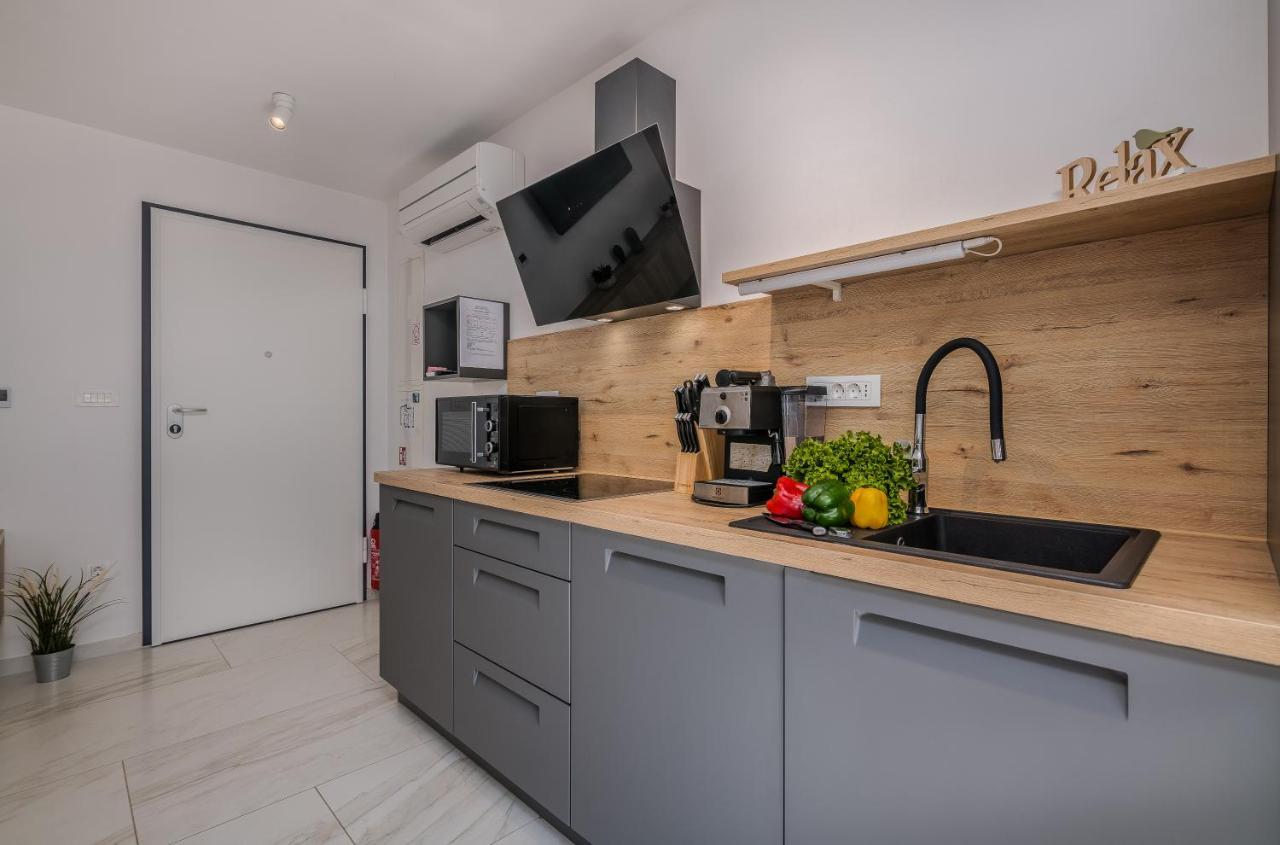 Apartments Elle Luxury Vantacici Malinska Exterior foto